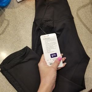 NWT size 6 LULU ornate crops